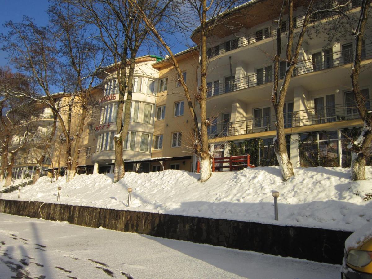 Готель Поляна Квеле ภายนอก รูปภาพ